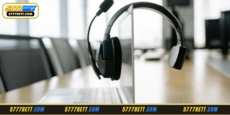 Communication via Online Chat Support